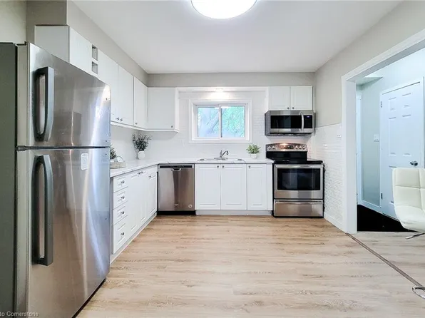 8 Glenburn Ct, Hamilton, ON L8E 1C8