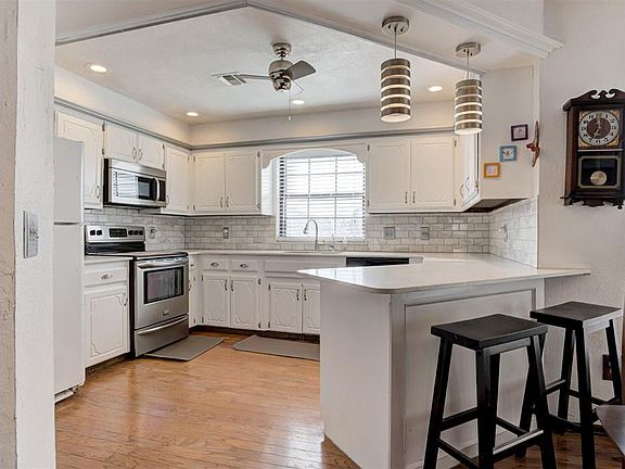 2nd image of 3145 SW 100th Pl