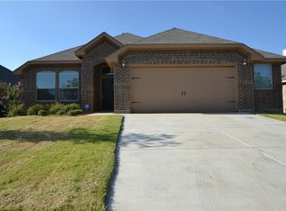 804 Willow Wood Dr, Saginaw, TX 76179