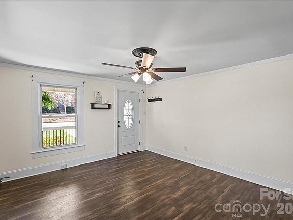 4th image of 305 Linestowe Dr