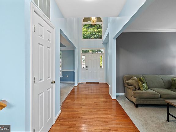 5th image of 757 Hardy Ct NE