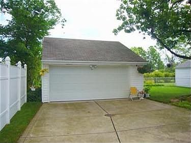 2nd image of 30803 Crescent Dr