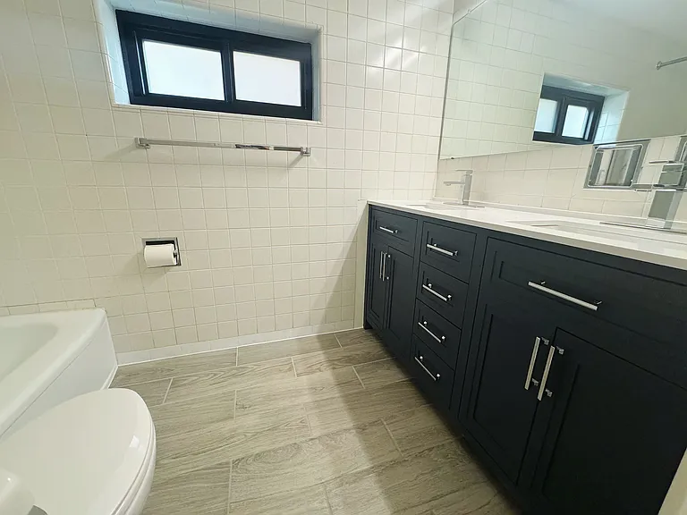 1050 N Corona St #101 — Photo 6
