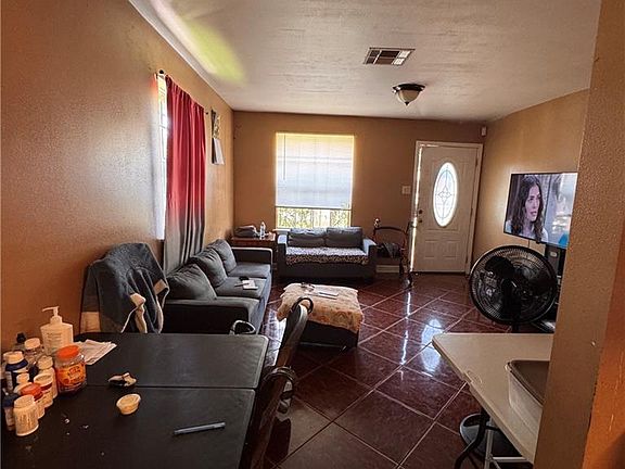 3rd image of 14564 Duane Rd