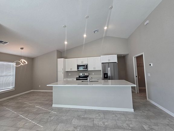 5th image of 4309 NE 20th Ct