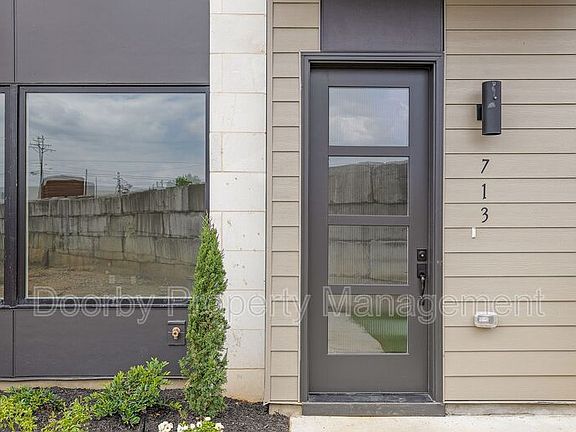4th image of 713 Burnside Pl Unit 39