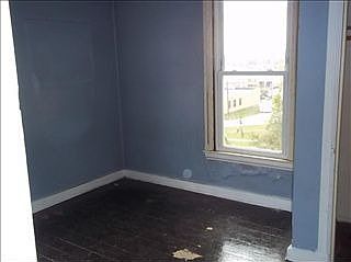 5th image of 228 W North St