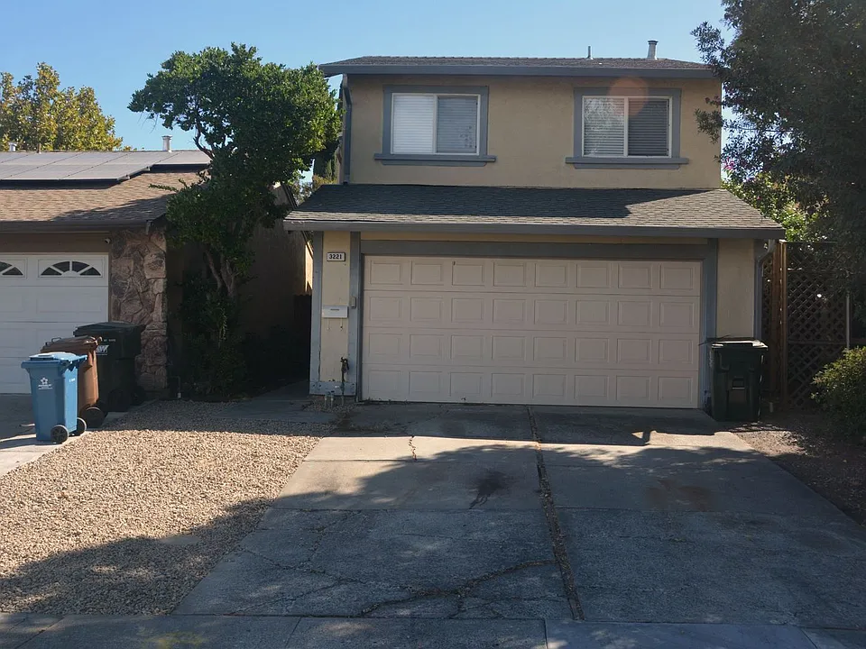 3221 Madrone St