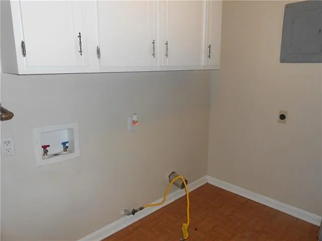 214 W Hickory St — Photo 18
