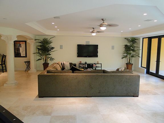 Celebrity Home - Living Room