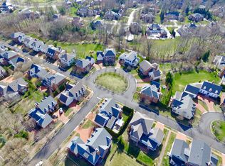 31 Pickett Pl, New Albany, OH