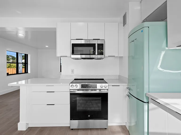 442 NE 71st St #1 — Photo 3
