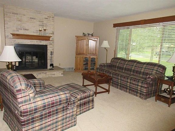 5th image of 2170 Parkdale Ct