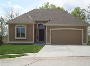 5704 N Wyoming Ave, Kansas City, MO 64118