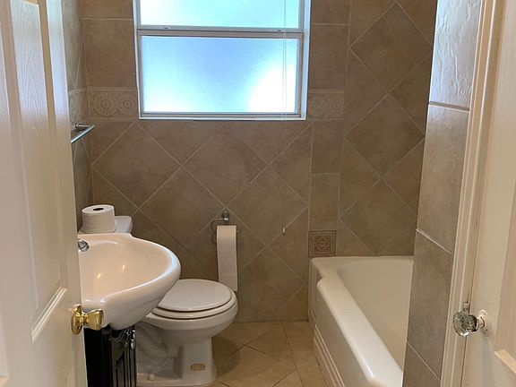 5th image of 523 W Lynwood Ave #1