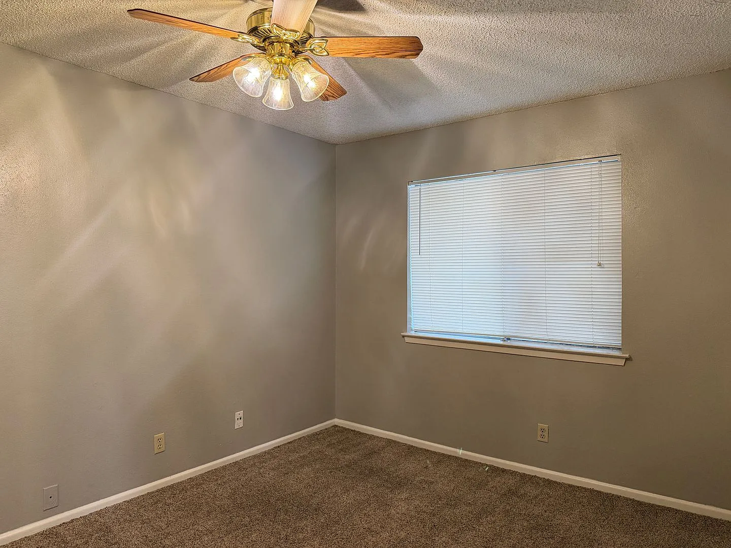 TEXANA APARTMENTS — Photo 4