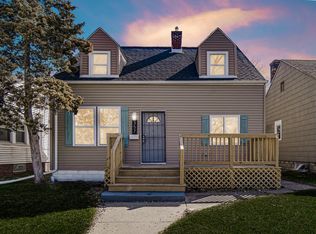 357 Taft Pl, Gary, IN 46404