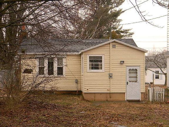 2nd image of 206 E McMillan Ave