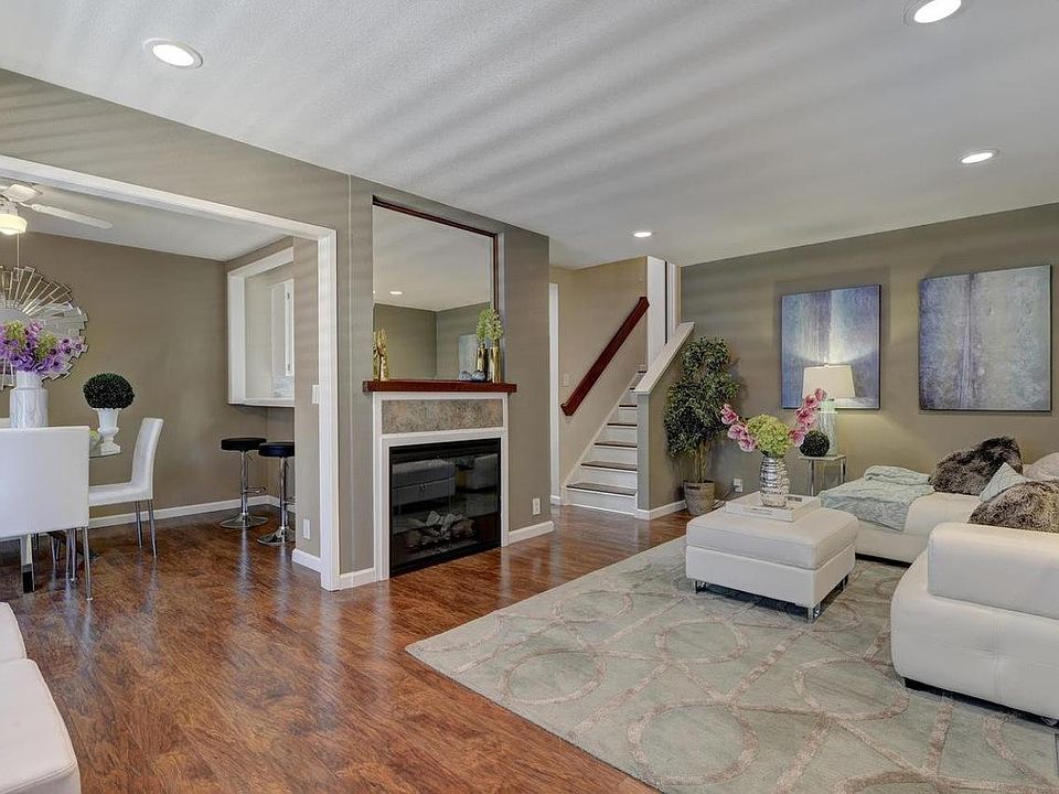 1st image of 910 La Barbera Dr
