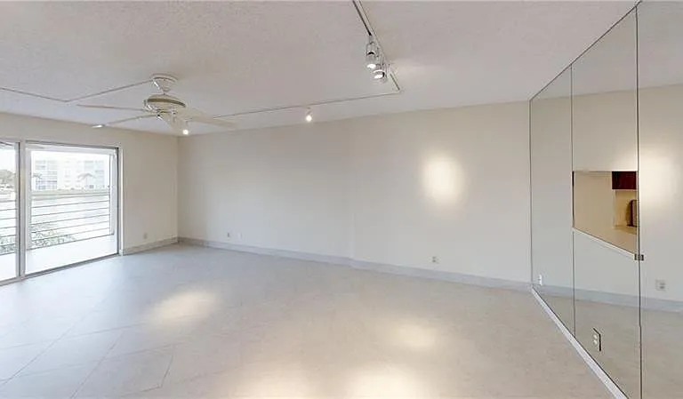 101 SE 3rd Ave #301 — Photo 22