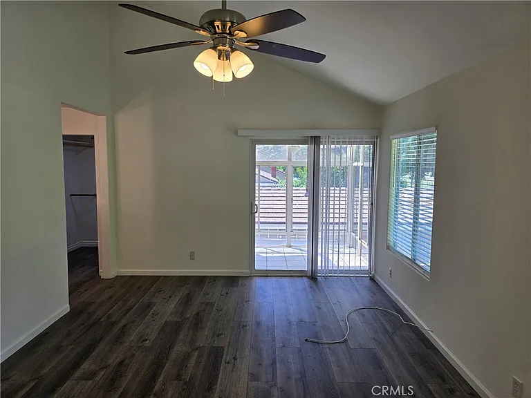 25317 Avenida Ronada — Photo 29