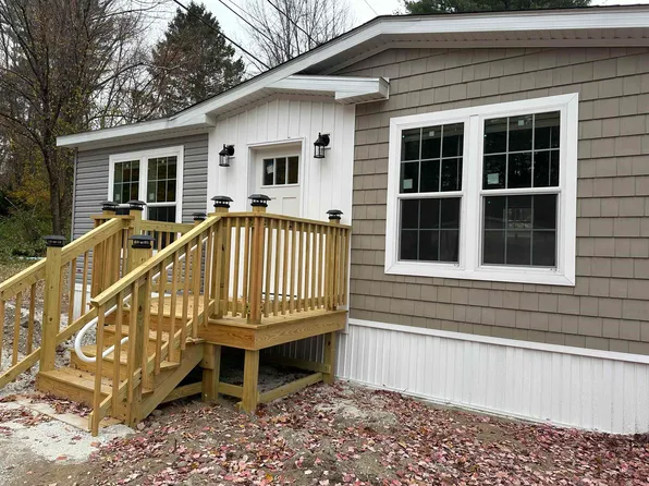 2 Bradford Drive, Litchfield, NH 03052