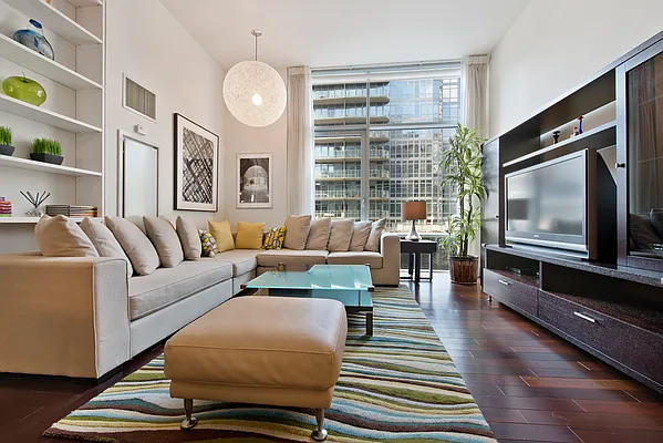 Rented by CORE | media 2