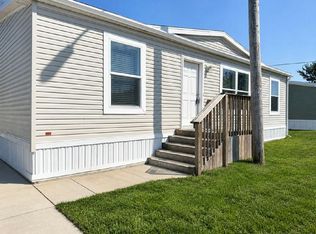 1442 Center Dr #127, Alden, NY 14004