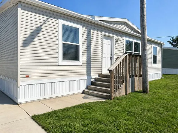 1442 Center Dr #127, Alden, NY 14004