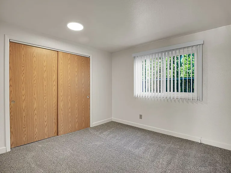 Garden Court Apts. — Photo 26