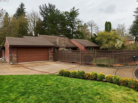 2nd image of 13555 SE Briarfield Ct