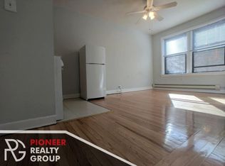 1052 W George St #1050207, Chicago, IL 60657