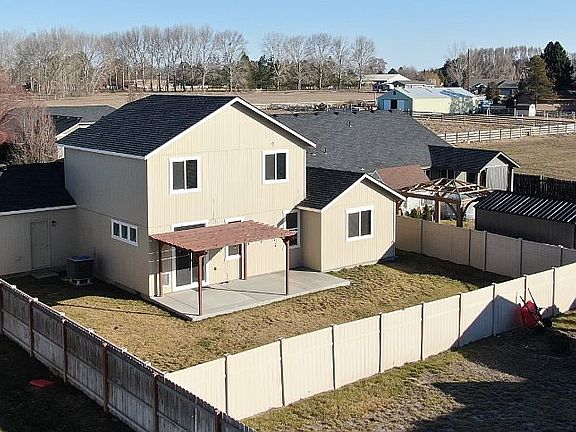 3rd image of 804 S Harrison Ct