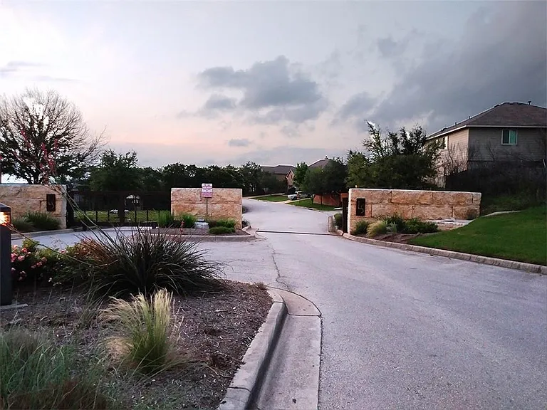 348 Stone View Trl — Photo 27