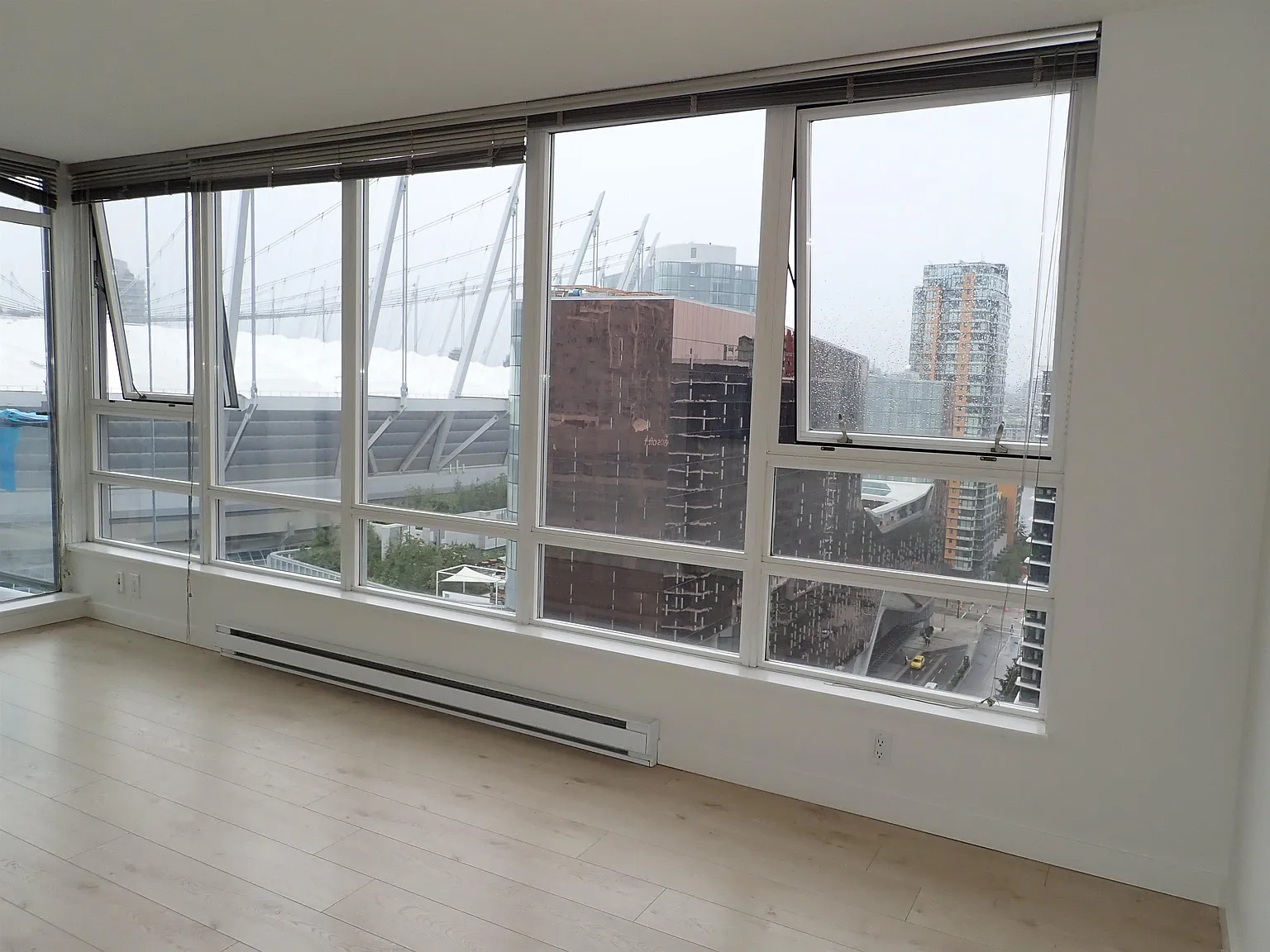 2 bed, 750 sqft, $3,300 — Photo 3