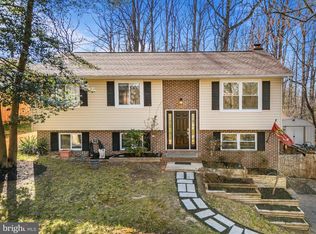 7710 Suitt Dr, Pasadena, MD 21122