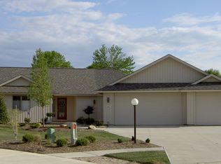 33181 Tanager Ct, North Ridgeville, OH 44039