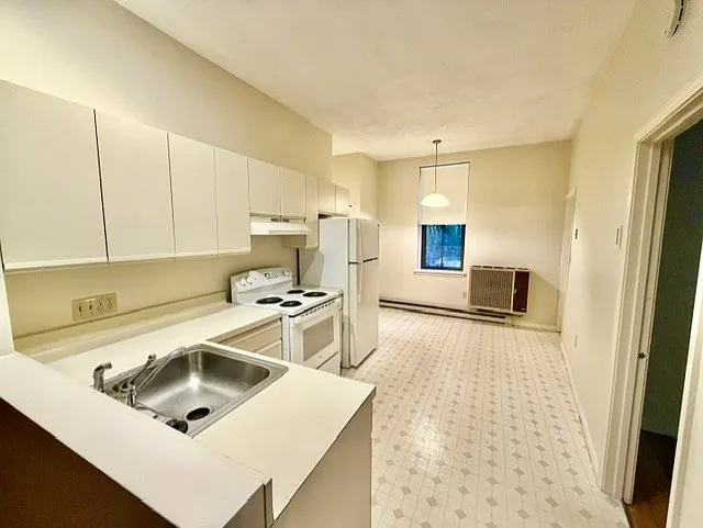 26 Beacon St #3 — Photo 3