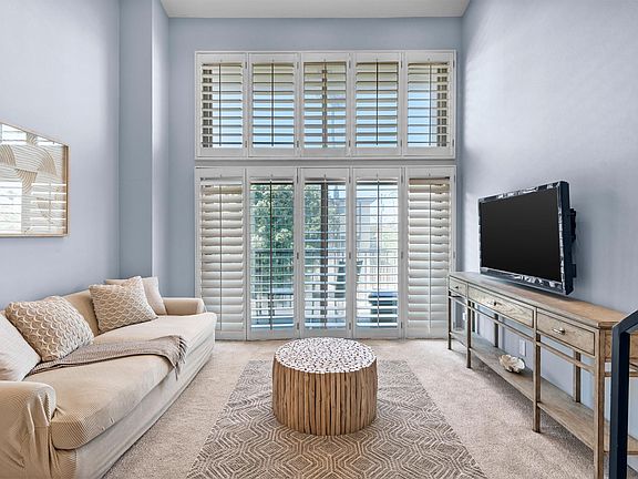 2nd image of 1400 S Catalina Ave Unit 308