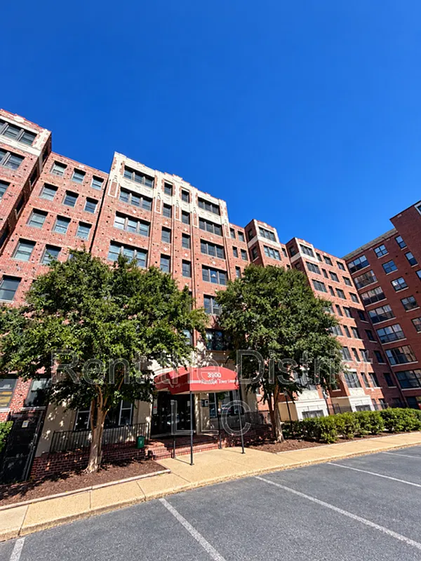 1 bed, 1.0 bath, 800 sqft, $1,895 — Photo 1