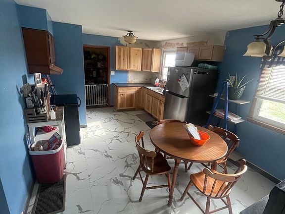 3rd image of 337 N Alden Dr