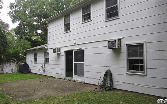 4th image of 12 Stockton Ln