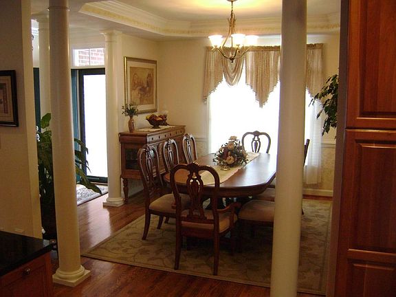 5th image of 36 Pondview Ct