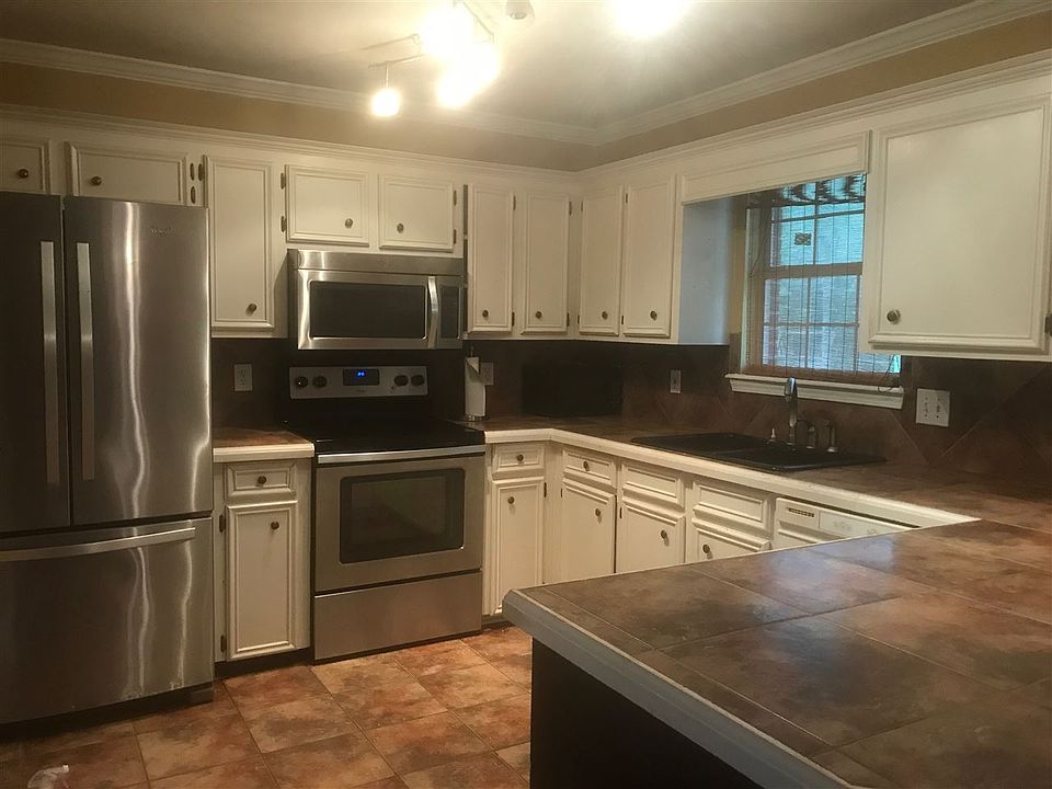 2nd image of 903 Eagles Nest Dr