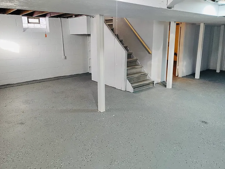 19345 Plainview Ave — Photo 18