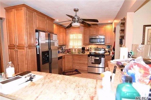 1st image of 42 Rockaway Dr