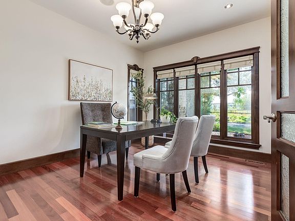5th image of 1840 Westmount Blvd NW