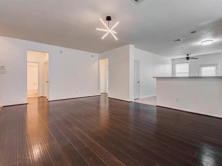 7434 Jacobs Well Dr — Photo 14