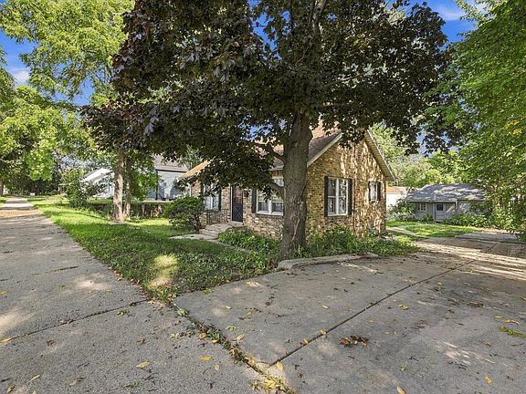 5th image of 3364 S Chase AVENUE