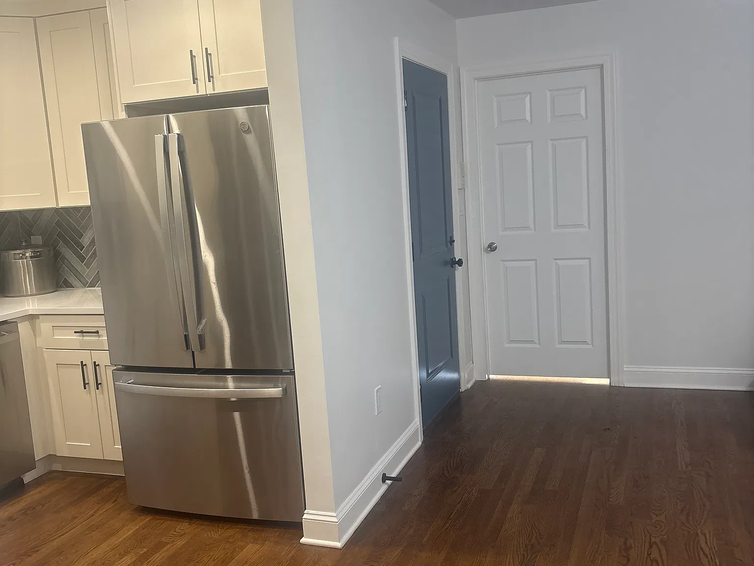 4 bed, $900 — Photo 2